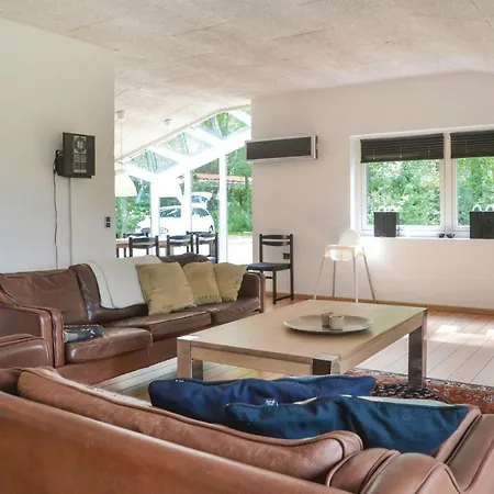 Three-bedroom In Casa vacanze *